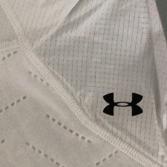 NWT Under Armour White and Black Vest Cold Gear Reactor front zipper & pockets - Picture 9 of 16